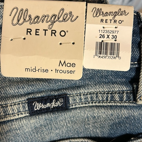 Wrangler Retro Mae Mid Rise - Picture 2 of 5